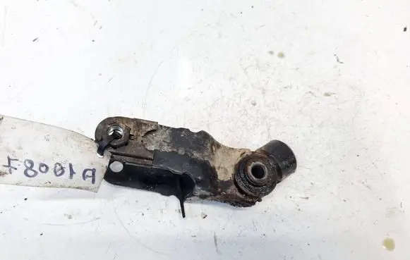 Peugeot 307 Engine mounting bracket