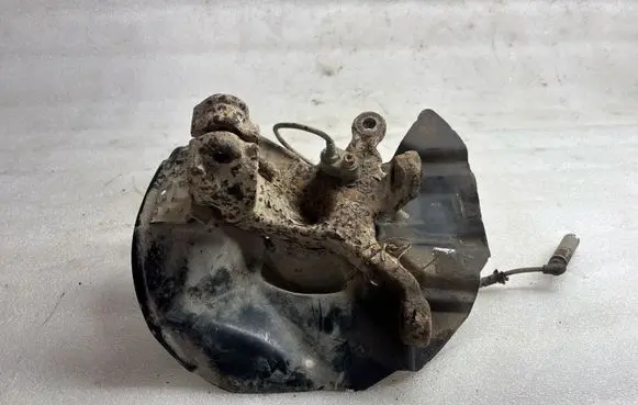 Front wheel hub