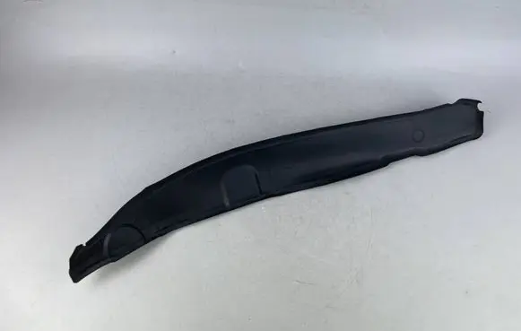 Volkswagen Golf VIII Fender end trim 5H0821112