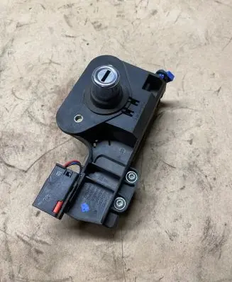 Opel Corsa C Tailgate exterior lock 09183495 25092001F 32525603
