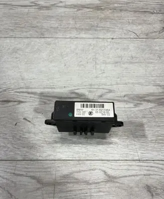 BMW 3 E46 Wing mirror control module 6913364 05021805