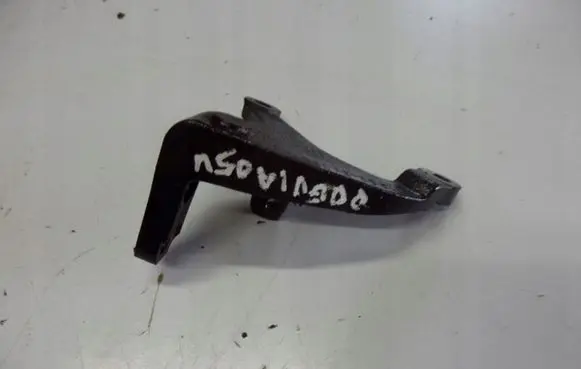 Toyota RAV 4 (XA30) Engine mounting bracket 3311842010
