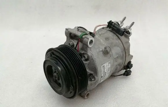 Land Rover Range Rover L405 Air conditioning (A/C) compressor (pump) CPLA19D629AE
