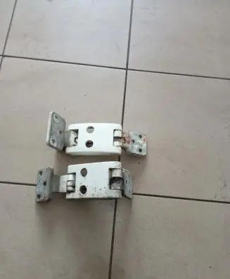 Rear door hinge set