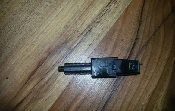 Nissan Almera Tino Brake pedal sensor switch