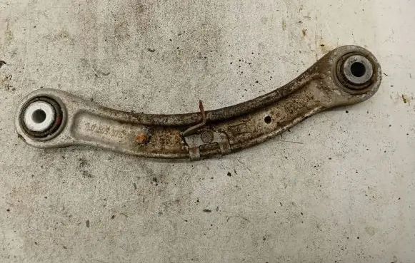 Volkswagen Touareg II Rear control arm 7L0505375A