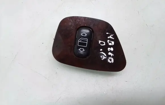 Mercedes-Benz E W210 Electric window control switch 2108208210
