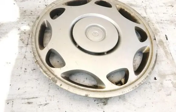 BMW 3 E36 R15 wheel hub/cap/trim 36131180104 3613-1180104