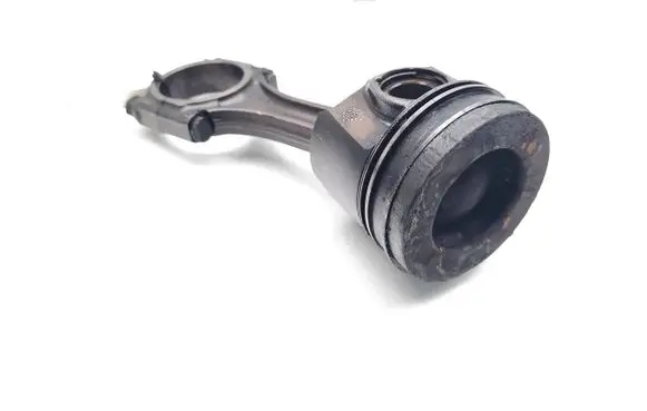 Citroen Dispatch III Piston with connecting rod DW10FE