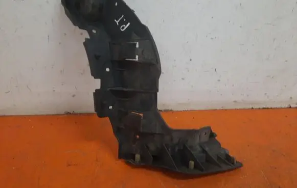 Seat Ibiza III (6L) Front bumper mounting bracket 6L6807394