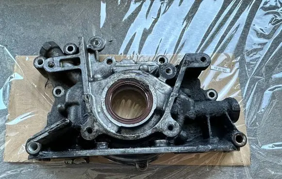 Nissan Patrol Y60 Oil pump 1501022J01