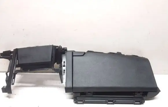 Glove box