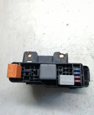 Toyota Corolla Verso AR10 Fuse module