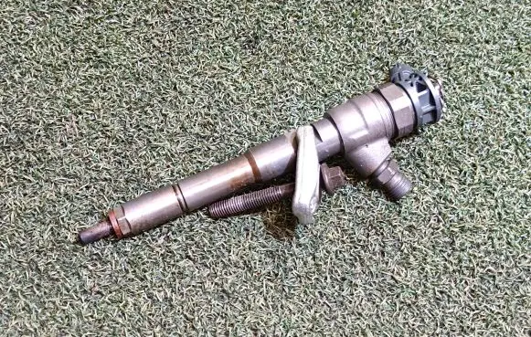 Renault Kangoo II Fuel injector 8201108033 H8201108033 0445110485