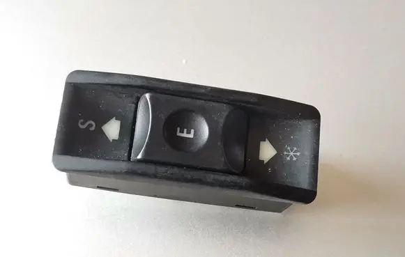 Traction control (ASR) switch