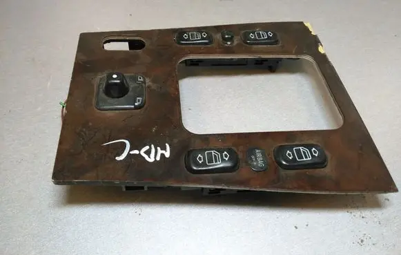 Mercedes-Benz C W202 Electric window control switch 2108211151 03750012