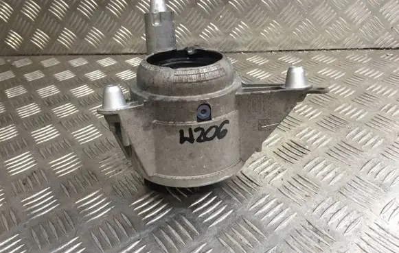 Mercedes-Benz C W206 Engine mounting bracket 