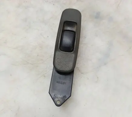 Mitsubishi Pajero Electric window control switch MR252818 2528D6 8DD240M