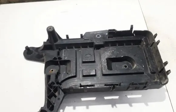 Battery box tray