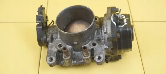 Mitsubishi Pajero Throttle body valve 6G74