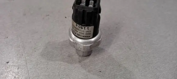 Volkswagen PASSAT B5.5 Air conditioning (A/C) pressure sensor 8D0959482B 3020ADG2