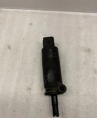 BMW 3 E46 Headlight washer pump 8377613