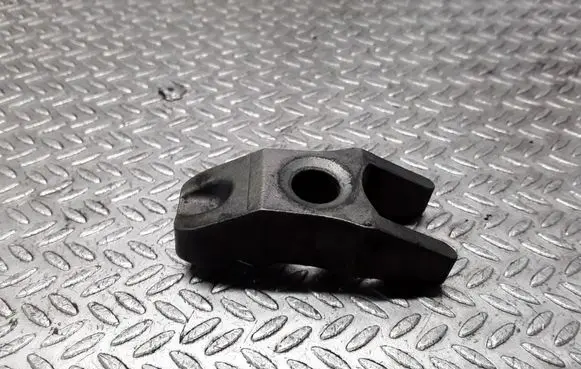 Volkswagen PASSAT B5 Fuel Injector clamp holder