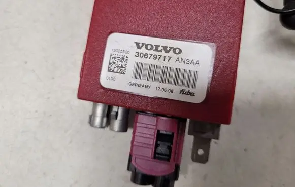 Volvo V70 Aerial antenna amplifier 30679717