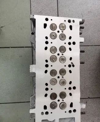 Opel Corsa D Engine head 55193111