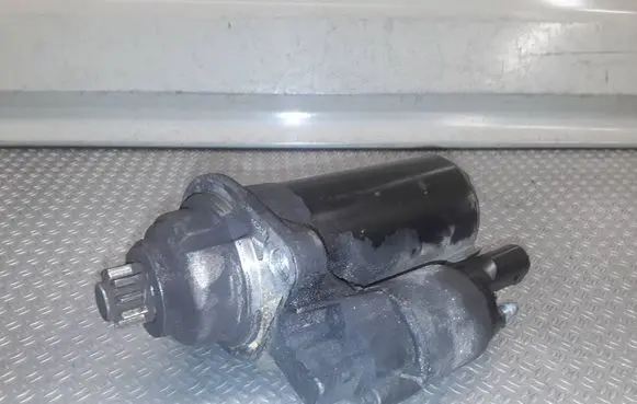 Volkswagen PASSAT B6 Starter motor 02Z911023