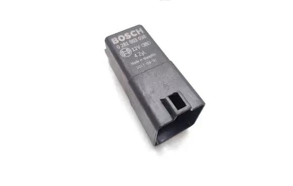 Audi A3 S3 8P Glow plug pre-heat relay 0281003038