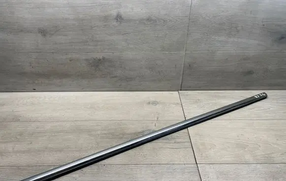 Volkswagen PASSAT B7 Rear door glass trim molding