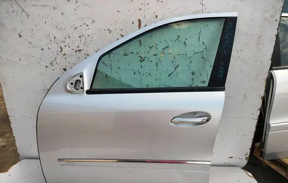 Mercedes-Benz ML W164 Front door 