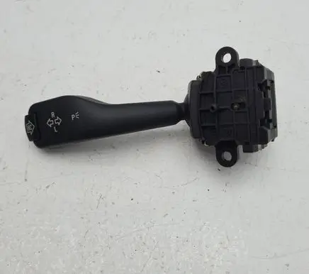 BMW 5 E60 E61 Indicator stalk 8363668 01104010