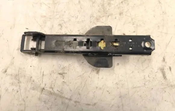 Audi A4 S4 B5 8D Seat belt adjustment rail 4A0857833D 051897