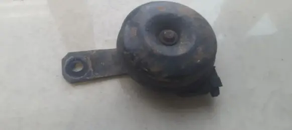 Toyota Prius (XW30) Horn signal E130030