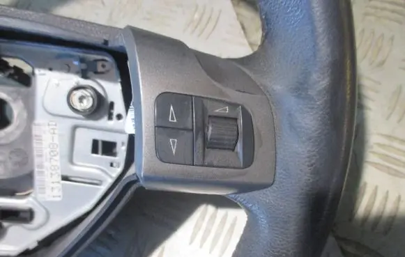 Opel Astra H Steering wheel 15729905 13138708