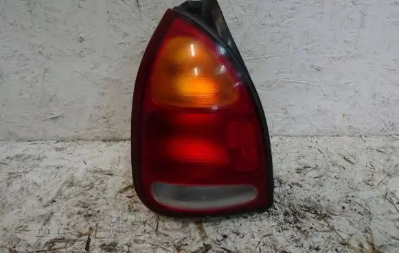 Hyundai Lantra II Rear/tail lights