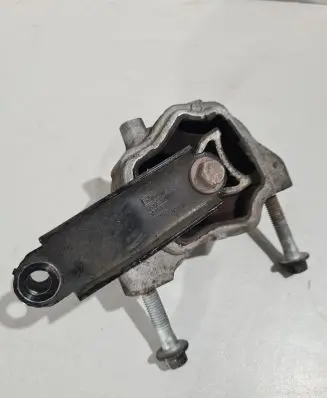 Land Rover Evoque I Engine mount bracket TR8070M18