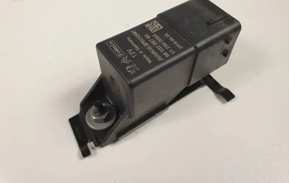 Citroen C4 II Picasso Glow plug pre-heat relay 9803299780