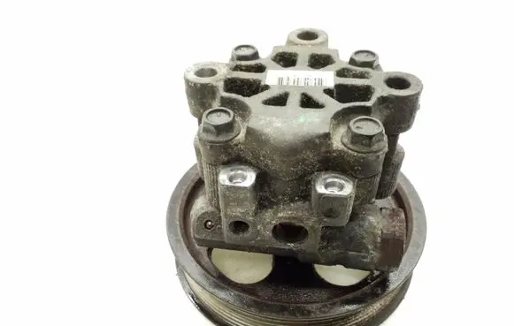 Toyota RAV 4 (XA30) Power steering pump