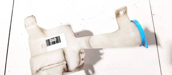 Windshield washer fluid reservoir/tank