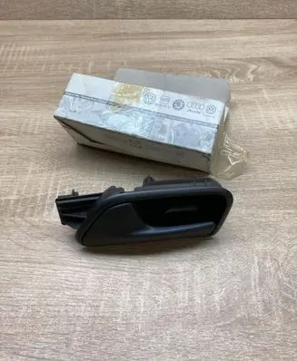Volkswagen Caddy Front door interior handle 2K0837113B