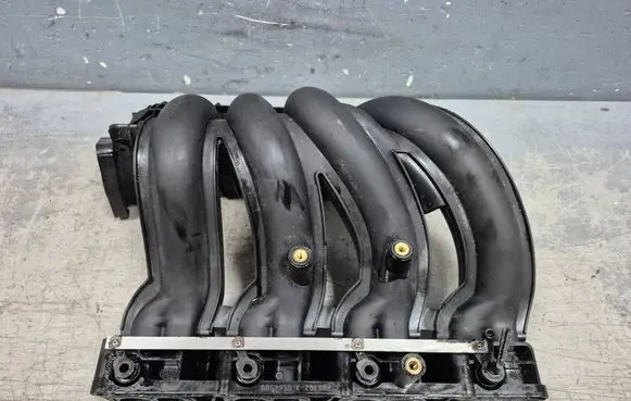 Mercedes-Benz E W211 Intake manifold A61109037