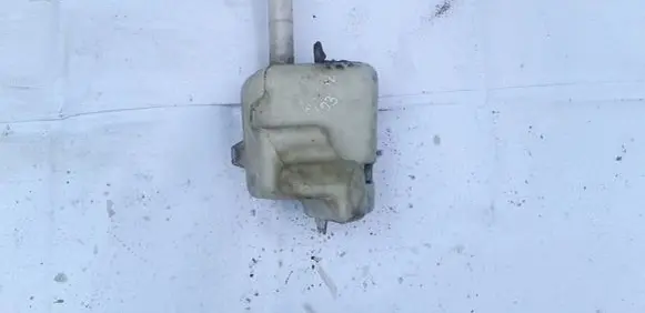 Windshield washer fluid reservoir/tank