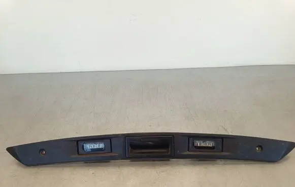 Volkswagen Tiguan Trunk door license plate light bar 5N0827335L V22414