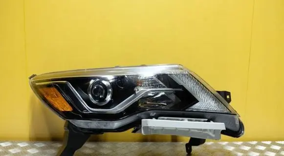 Nissan Pathfinder R52 Headlight/headlamp 26010-9PF1A 2480