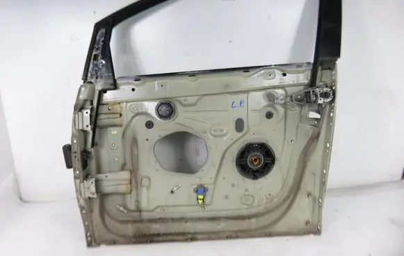 Volkswagen Golf Plus Front door window/glass frame 