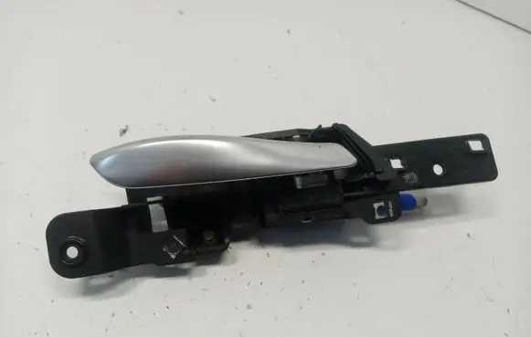 Rear door interior handle