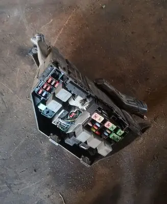 Ford Mondeo MK IV Fuse module 6G9T14A067